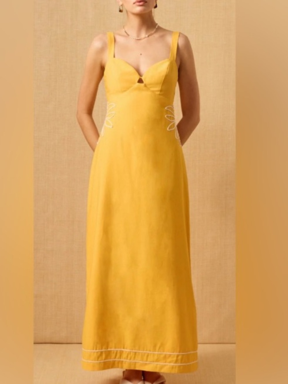 Mon Renn Butter Yellow Maxi Dress with Sweetheart Neckline S Feminine